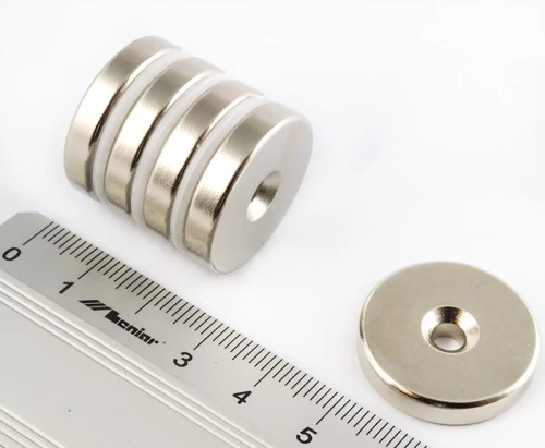 MP25x7,5-4,5x5_magnes_pierścieniowy_pod_wkręt.jpg